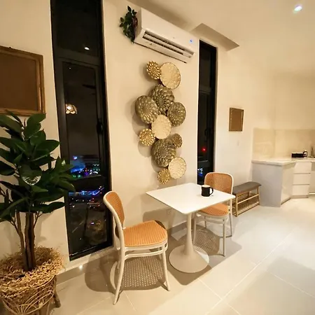The Shore Seaview Balcony 海景露台小居